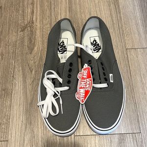 New with tag Men’s Vans Shoe Size 9.5 Color Gray